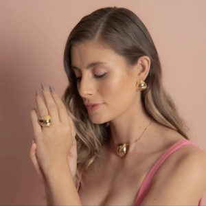 Brinco Triângulo Embaulado Banhado A Ouro 18K