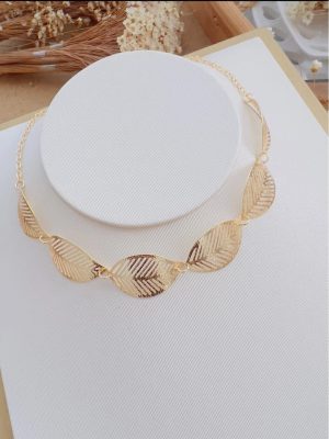 choker folheada a ouro.
